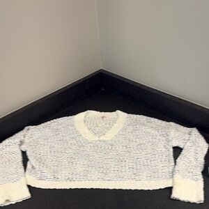 Sadie & Sage White and Blue V-Neck Sweater Cozy Knit